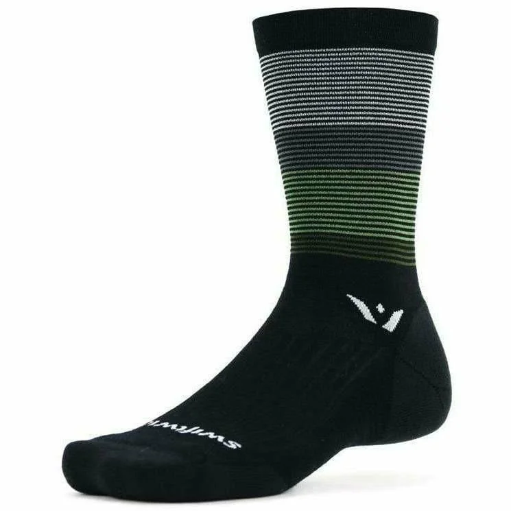 Men's slim beanie hat-Swiftwick Pursuit Seven Medium Stripe Socks