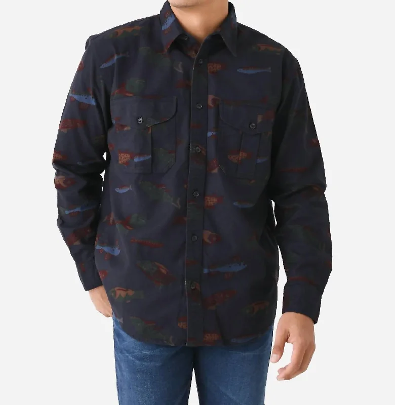 Men's stylish slim shirt-Alaskan Guide Shirt In Fish Decoy Navy