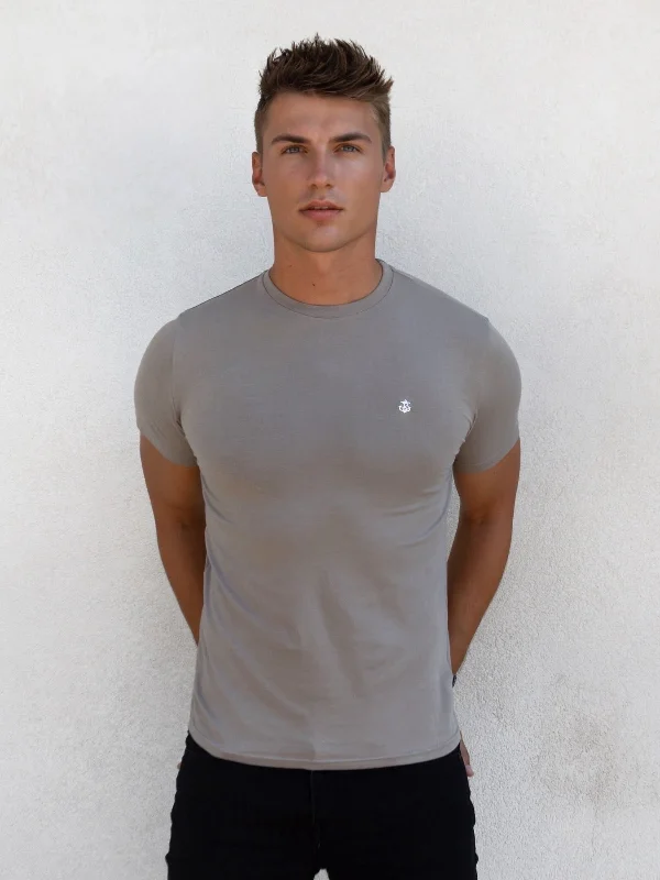 Men's short-sleeve sporty summer top-Hayden T-Shirt - Neutral Grey