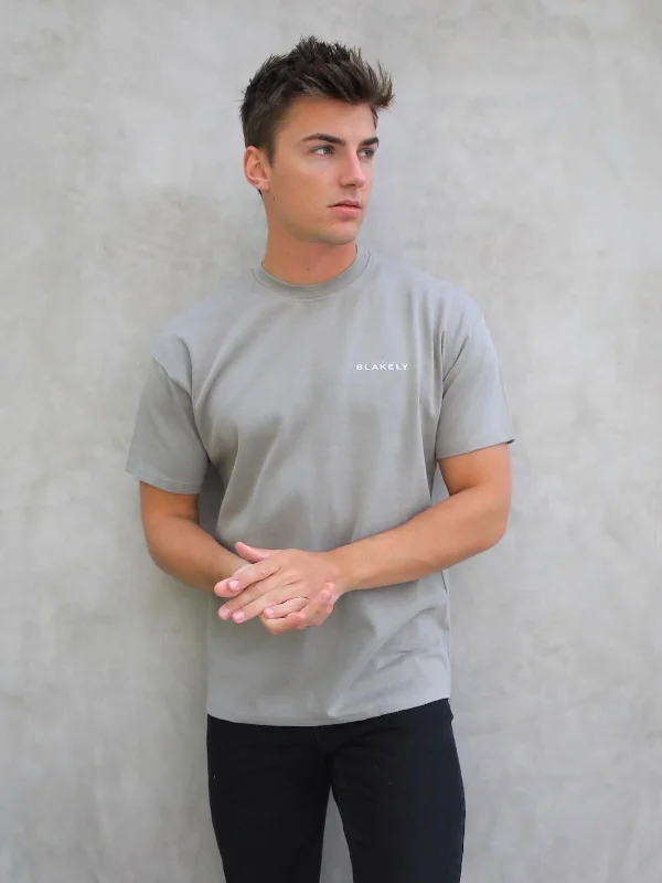 Men's short-sleeve black t-shirt-Series Relaxed T-Shirt - Stone Grey